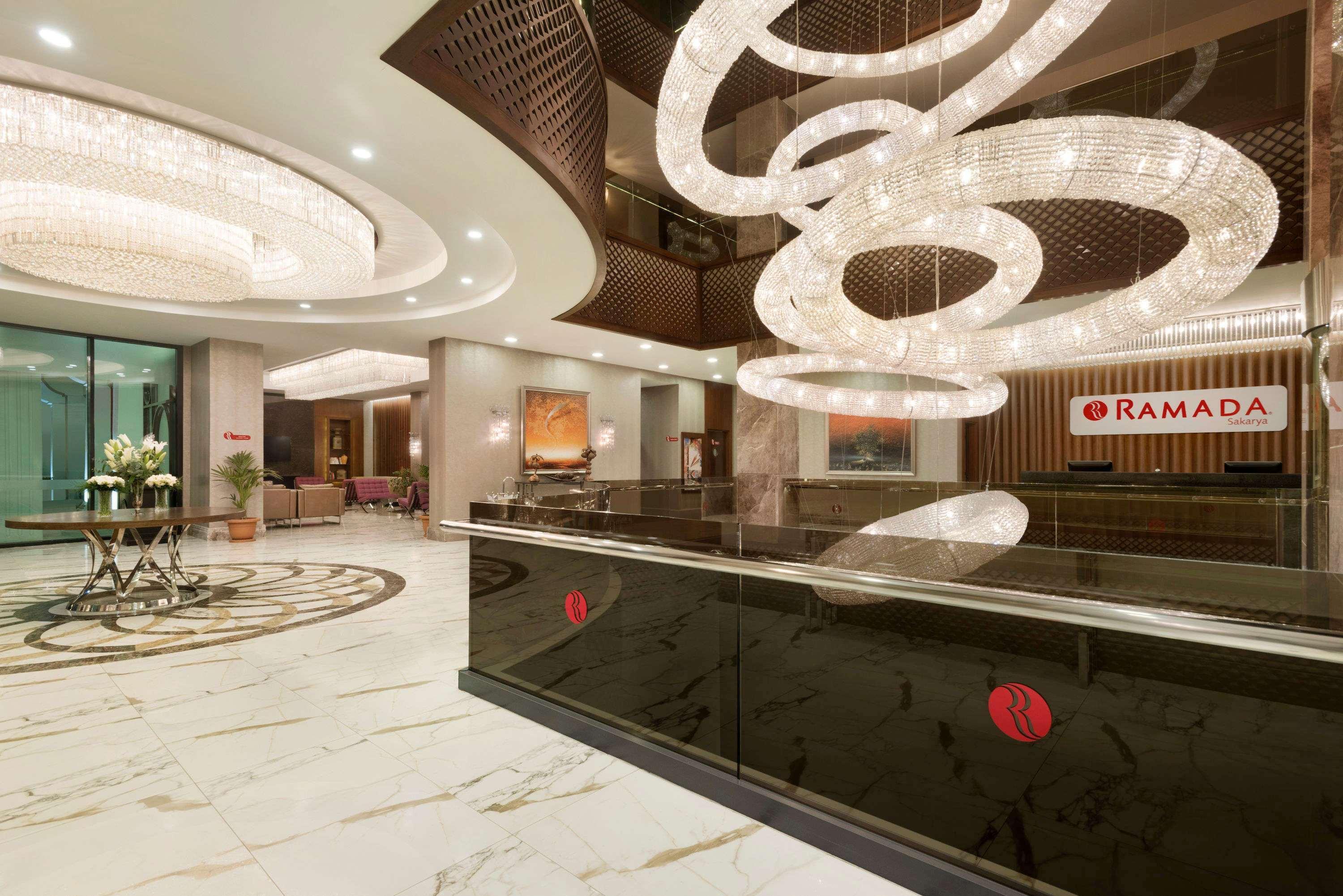 Ramada By Wyndham Sakarya Hotel Экстерьер фото