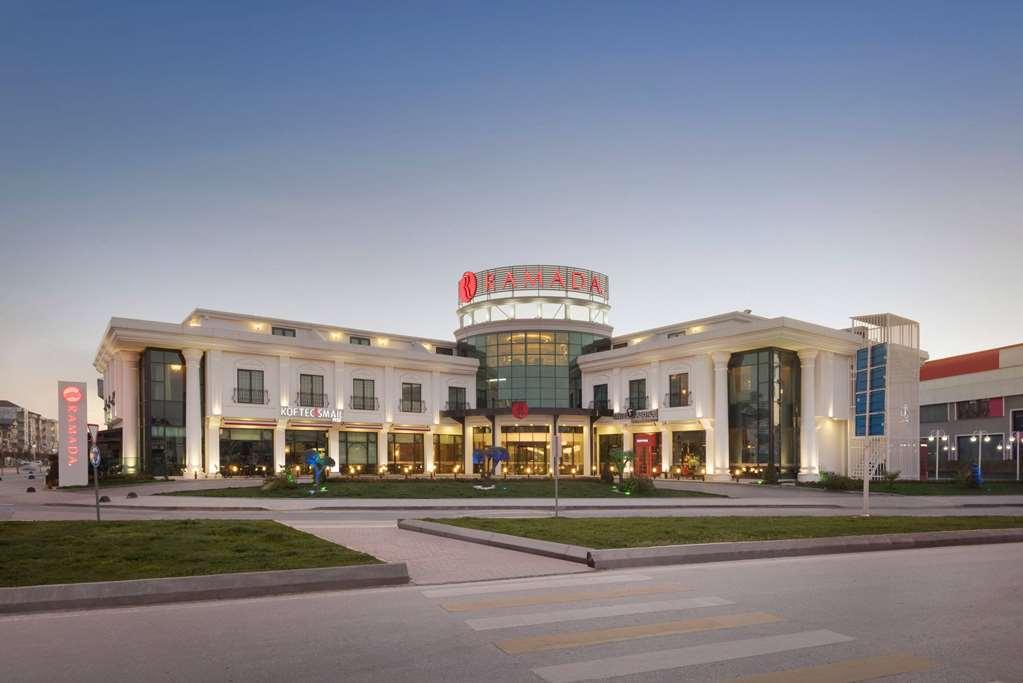 Ramada By Wyndham Sakarya Hotel Экстерьер фото